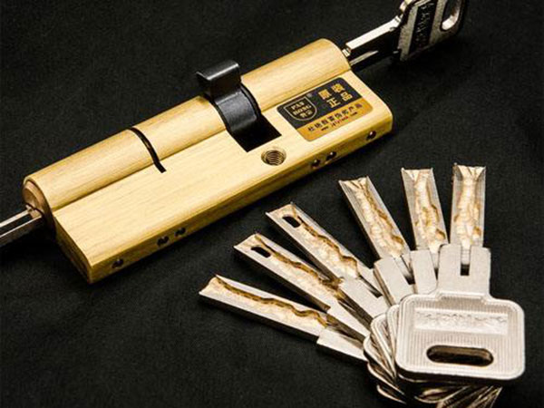 源城24小时上门开锁公司